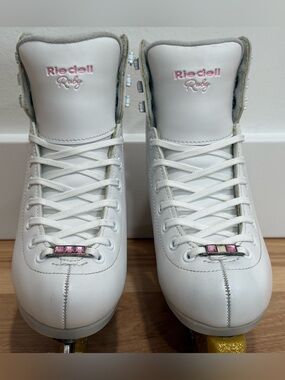 Riedell Ruby Girls White Figure Ice Skates Size 3 Junior